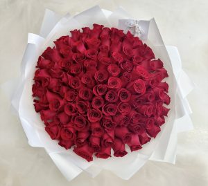 B&BA 100 Rose Bouquet